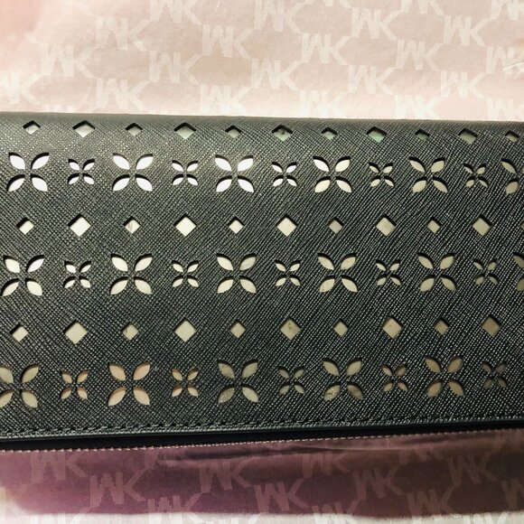 Michael Kors Wallet - Picture 1 of 3